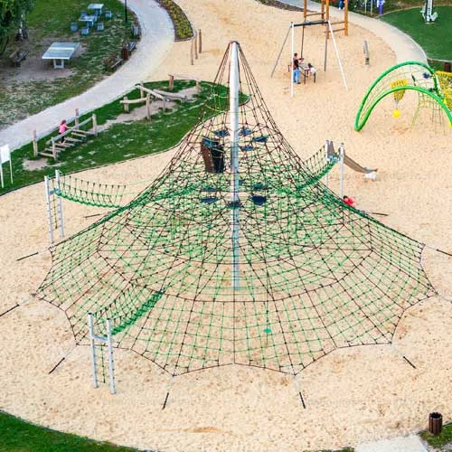 Pyramide en filet de corde de 9 m pour aires de jeux